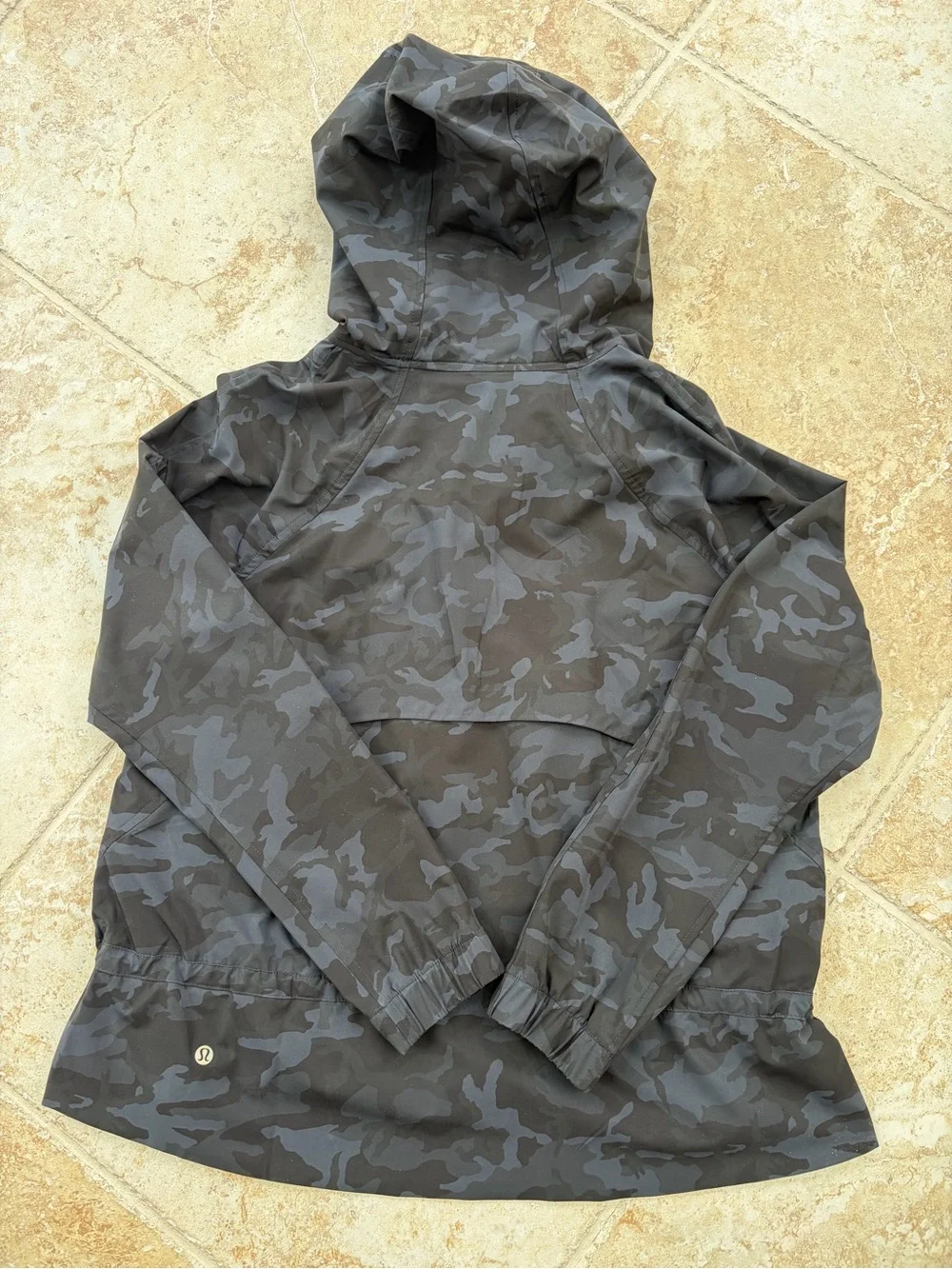 Lululemon Lightweight Black/Grey Camo Hooded Windbreaker - size 10